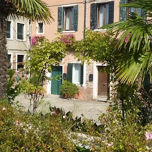  Apartamento Sestiere Dorsoduro, A Due Passi Da Zattere